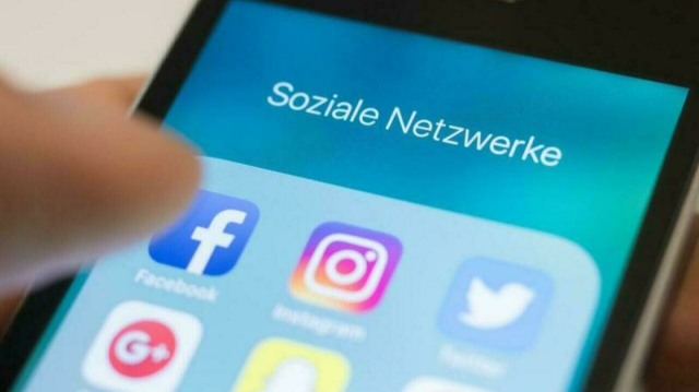 Soziale Netzwerke auf Smartphonedisplay