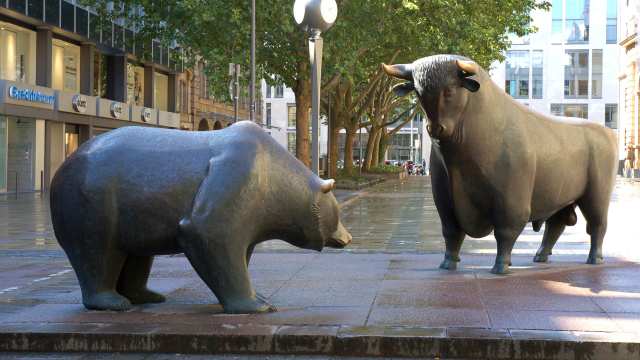 Bär und Bulle vor der Börse in Frankfurt