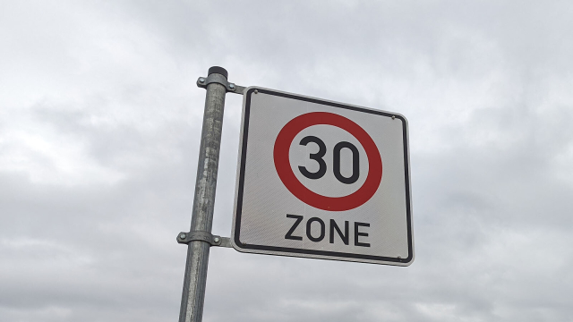 Schild "Tempo 30"