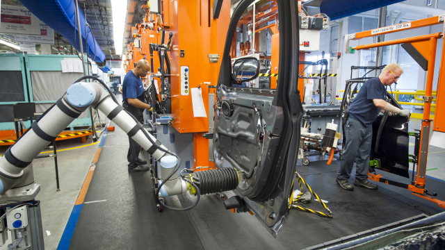 Roboter in einem Automobilwerk