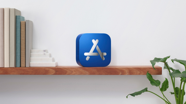 Logo des App Store auf einem Bücherregal