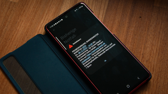Testwarnung auf Smartphone