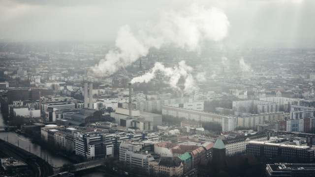 Qualm über einer Stadt