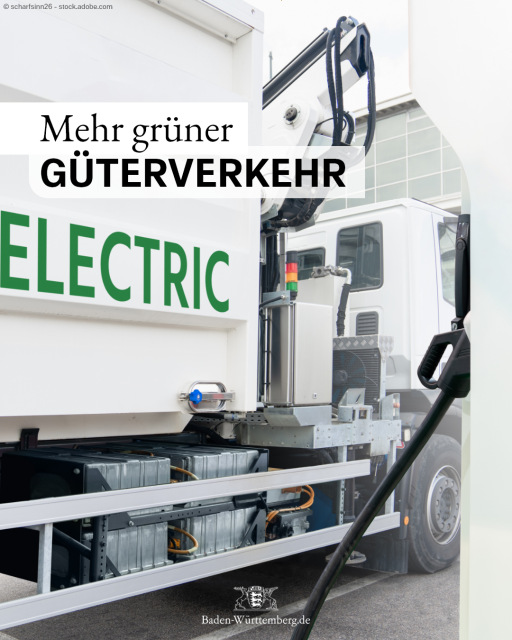 Text: Mehr grüner Güterverrkehr. Foto: Elektrolastwagen an einer E-Ladestation. © stock.adobe.com/scharfsinn26





