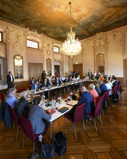 Die Mitglieder der Landesregierung tagen im Neuen Schloss Meersburg am 25.06.2024.