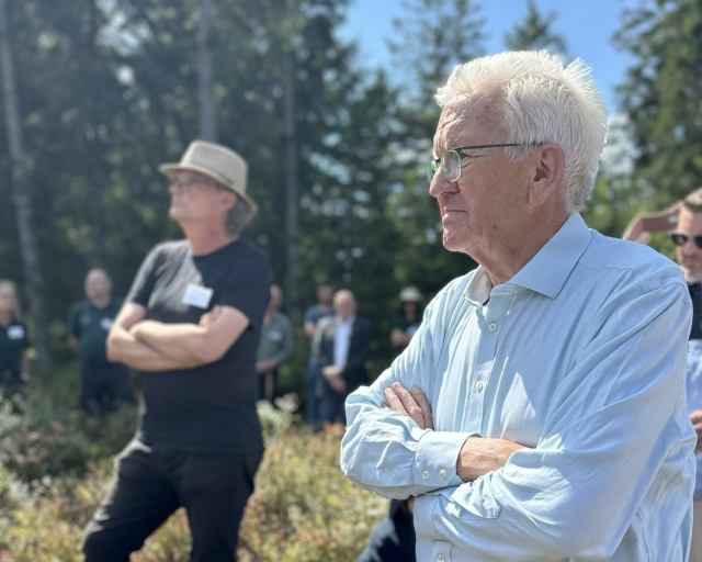 Ministerpräsident Winfried Kretschmann am Hochmoor am Hohloh