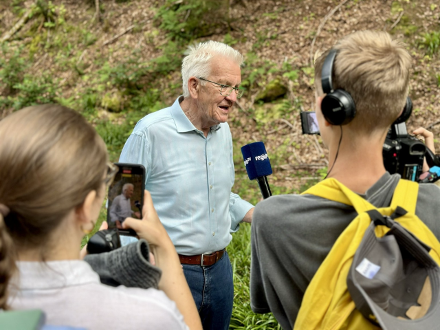 Ministerpräsident Kretschmann im Interview auf bwegt-Wanderweg zwischen Bad Wildbad und Loffenau.