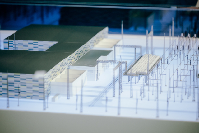 Nahaufnahme eines Modells vom Umspannwerk (Konverter). © Staatsministerium BW | Ilkay Karakurt
