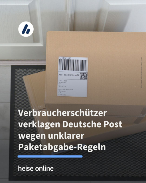 Auf dem Bild sieht man 2 Pakete vor einer Wohnungstür liegen. Im Bild steht: "Verbraucherschützer verklagen Deutsche Post wegen unklarer Paketabgabe-Regeln"